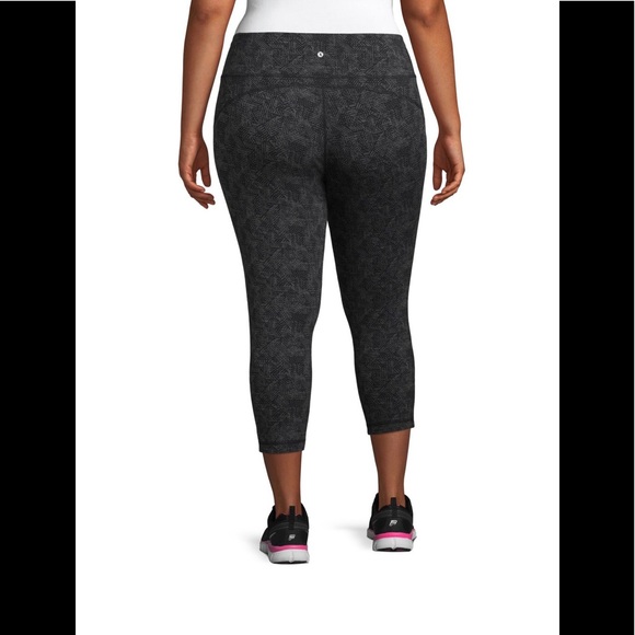 NWT XERSION Mid-Rise Athletic Leisure Wear Capris - Picture 2 of 3